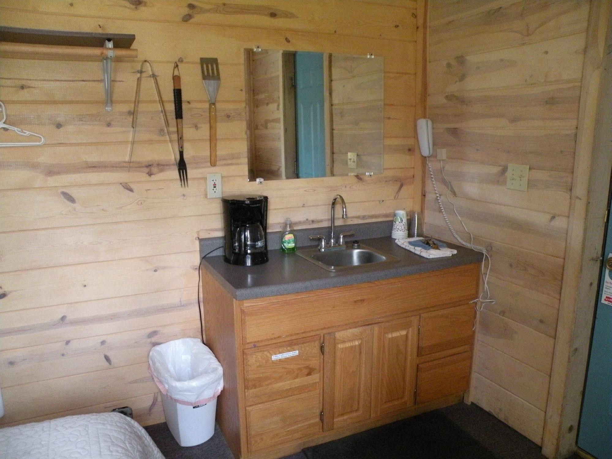 Gold Camp Cabins Custer Exterior photo