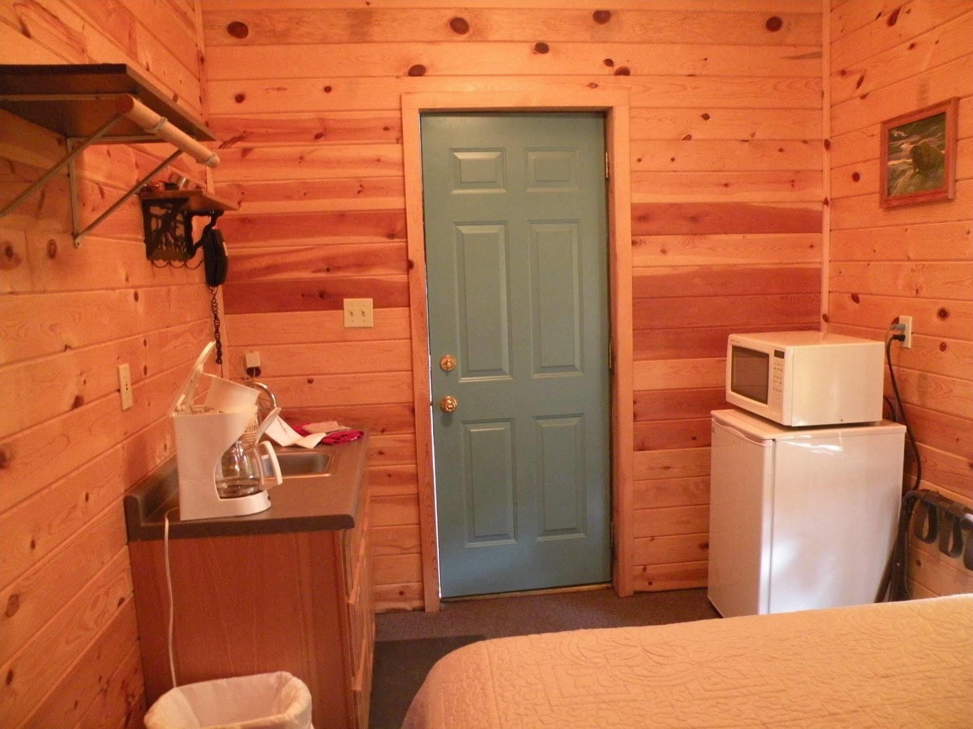 Gold Camp Cabins Custer Exterior photo